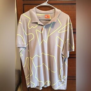 Nike Men's Polo Shirt in Gray with Yellow Pattern